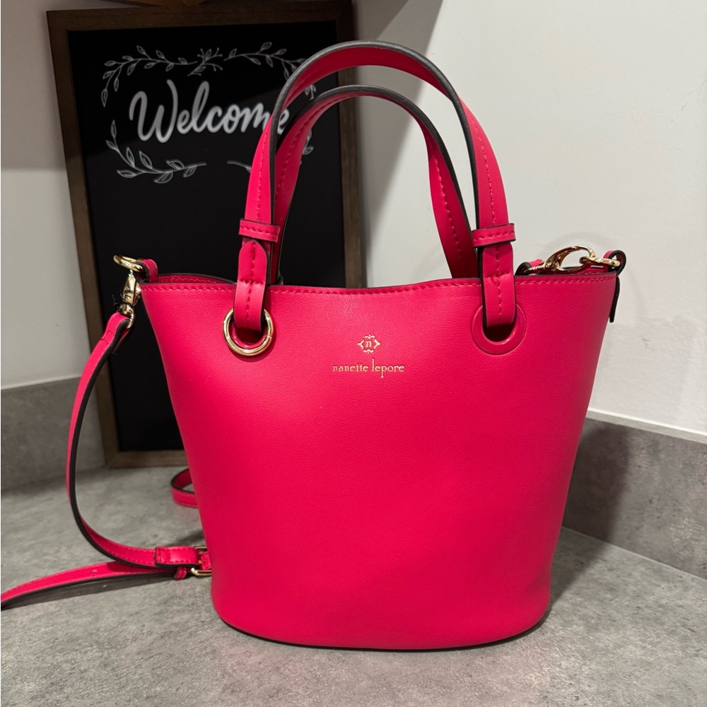 Nanette Lepore Pink Bucket Tote Handbag Vegan Leather-Retail $98! Pre-Owned!! - Picture 1 of 12